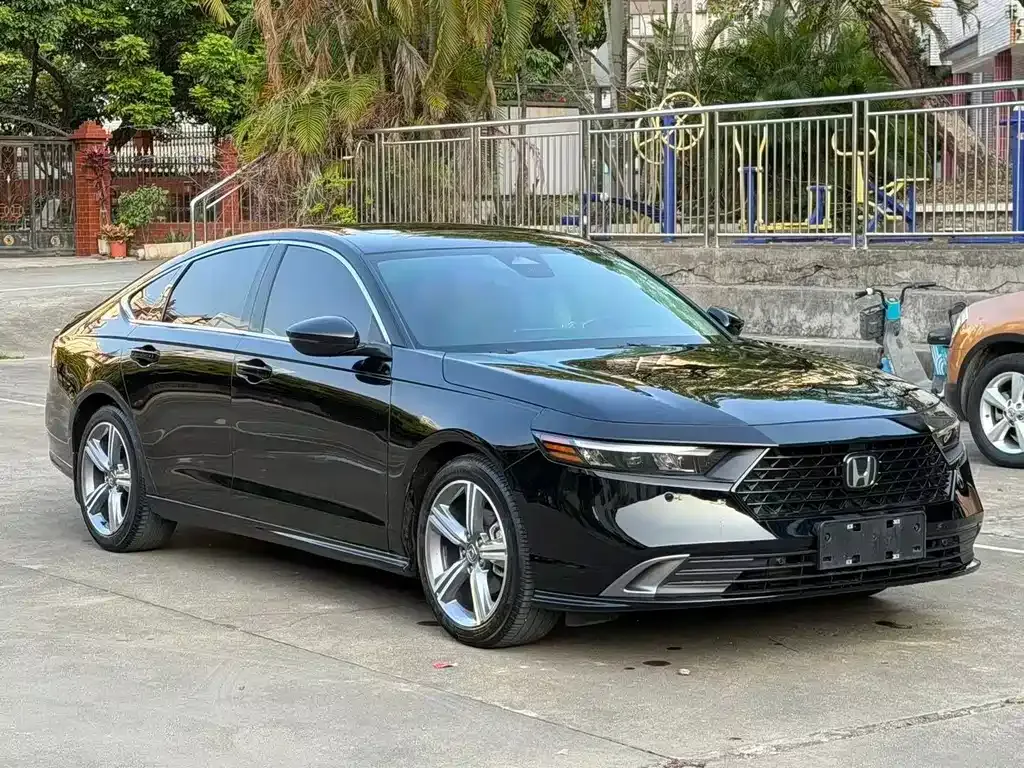 Honda Accord — фото 10