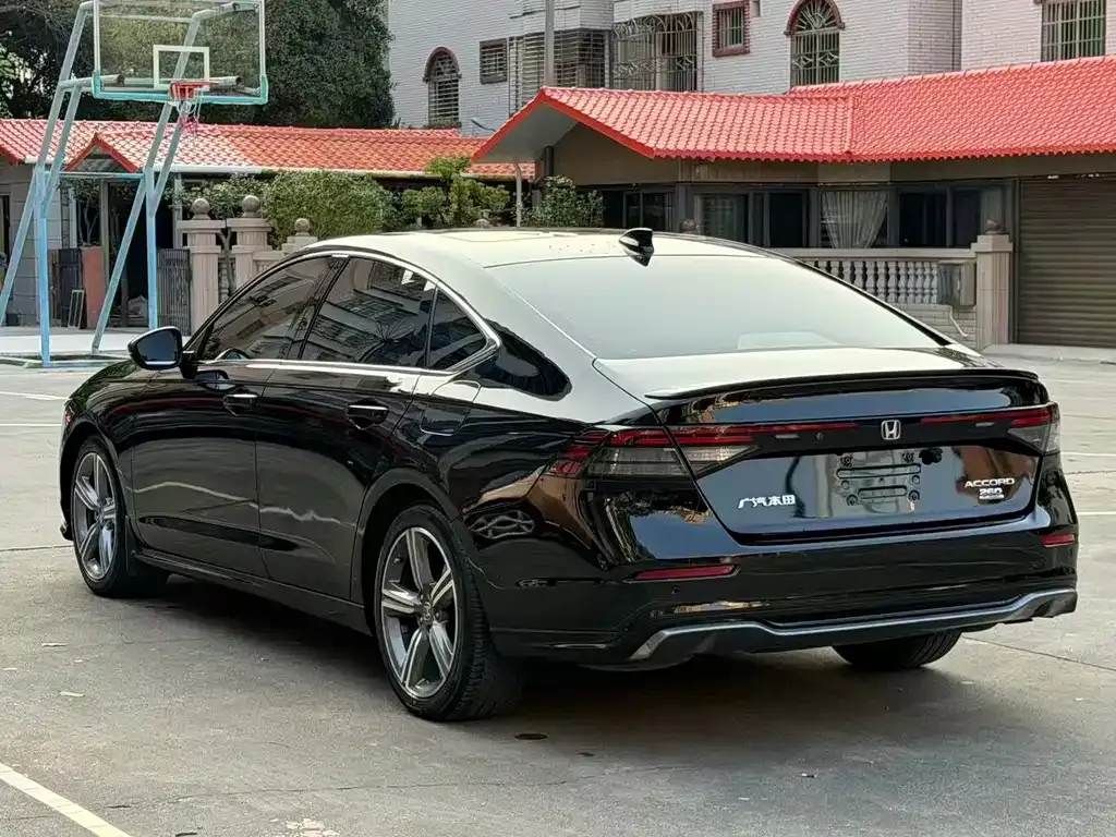 Honda Accord — фото 3
