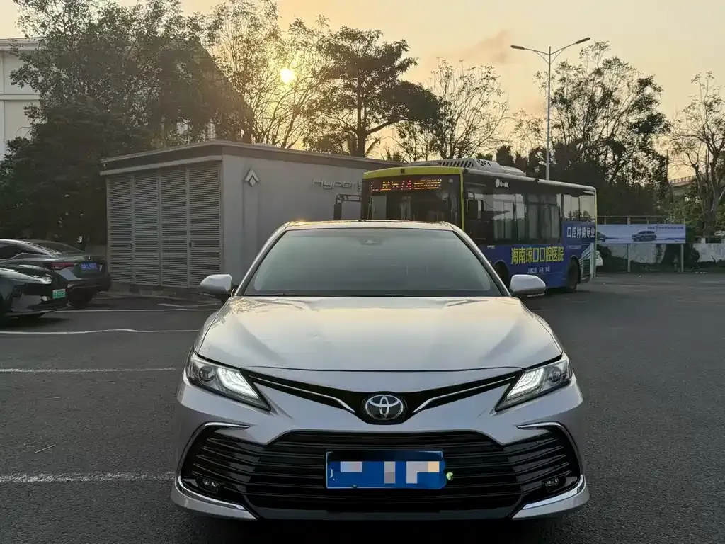 Toyota Camry 2023 из CN, фото 8