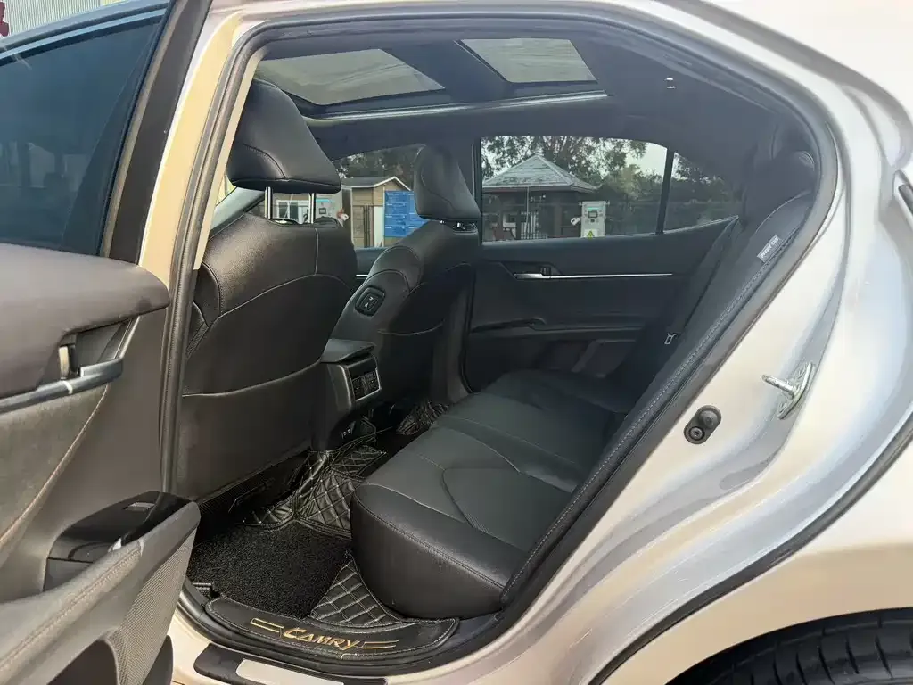 Toyota Camry 2023 из CN, фото 9