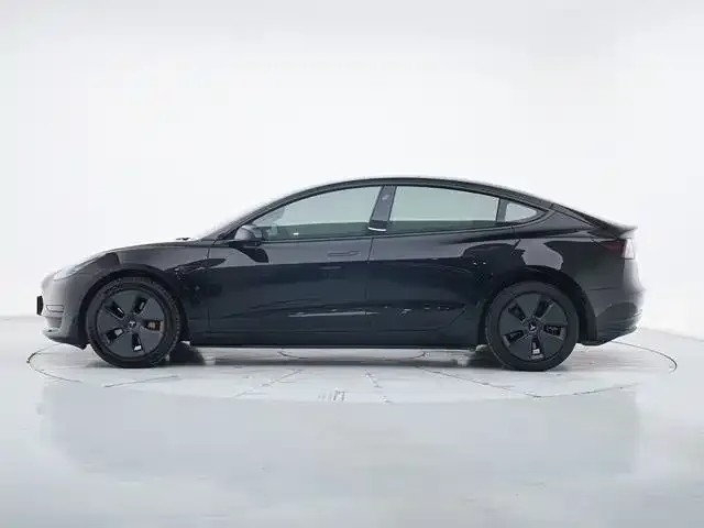 Tesla Model 3 — фото 2