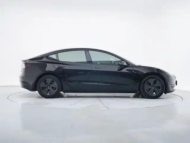 Tesla Model 3 — фото 8