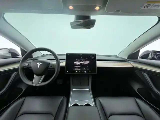 Tesla Model 3 — фото 5