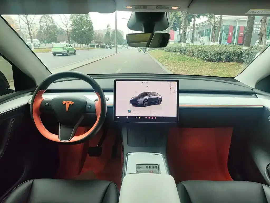 Tesla Model Y — фото 4