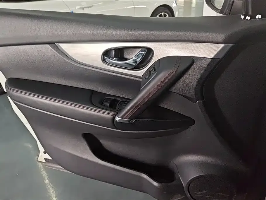 Nissan Qashqai — фото 10