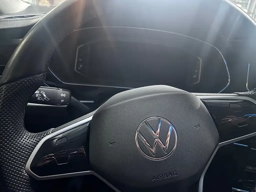 Volkswagen Passat — фото 8