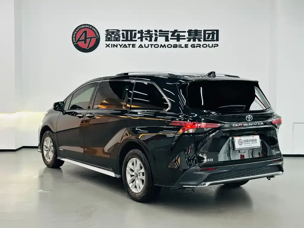 Toyota Granvia 2024 из CN, фото 6