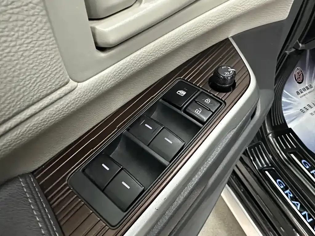 Toyota Granvia 2024 из CN, фото 8