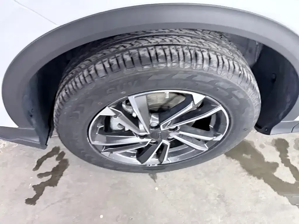 Geely Binyue — фото 10