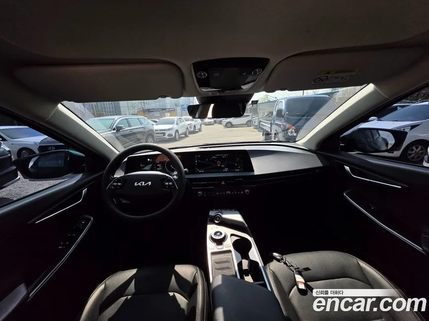 Kia EV6 2023 из KR, фото 2