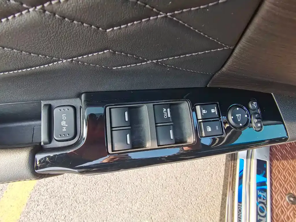 Honda Elysion 2023 из CN, фото 2