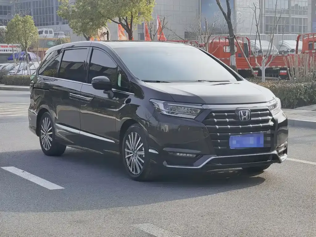 Honda Elysion 2023 из CN, фото 6
