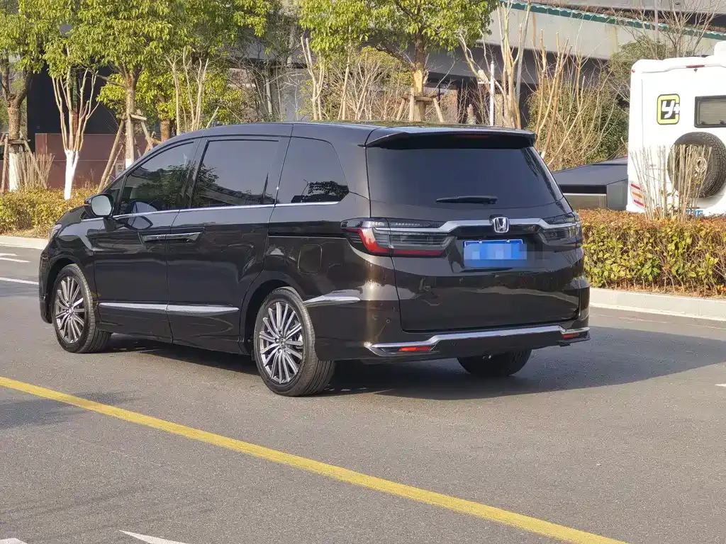 Honda Elysion 2023 из CN, фото 10