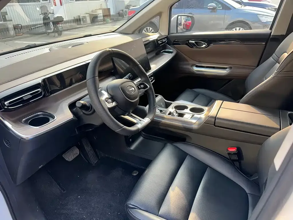 GAC Motor Trumpchi E8 — фото 9