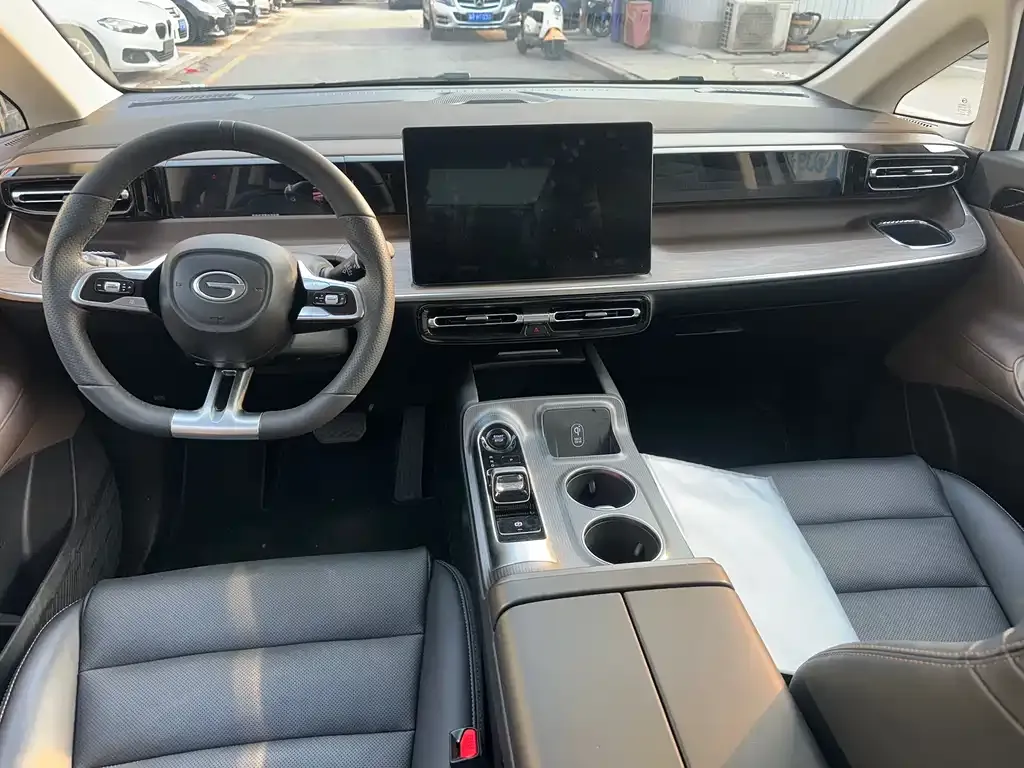 GAC Motor Trumpchi E8 — фото 3