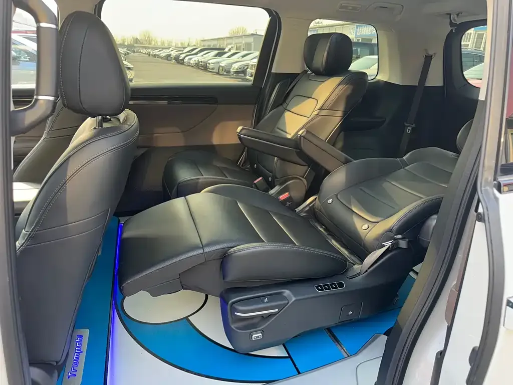 GAC Motor Trumpchi E8 — фото 2