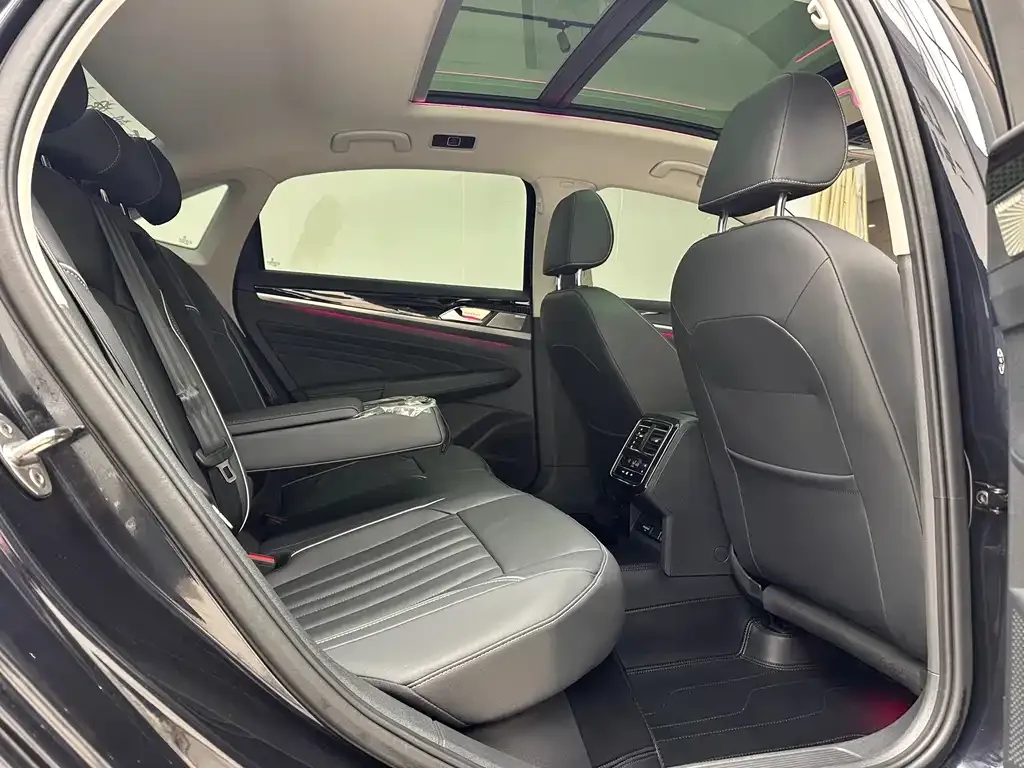 Volkswagen Passat — фото 8