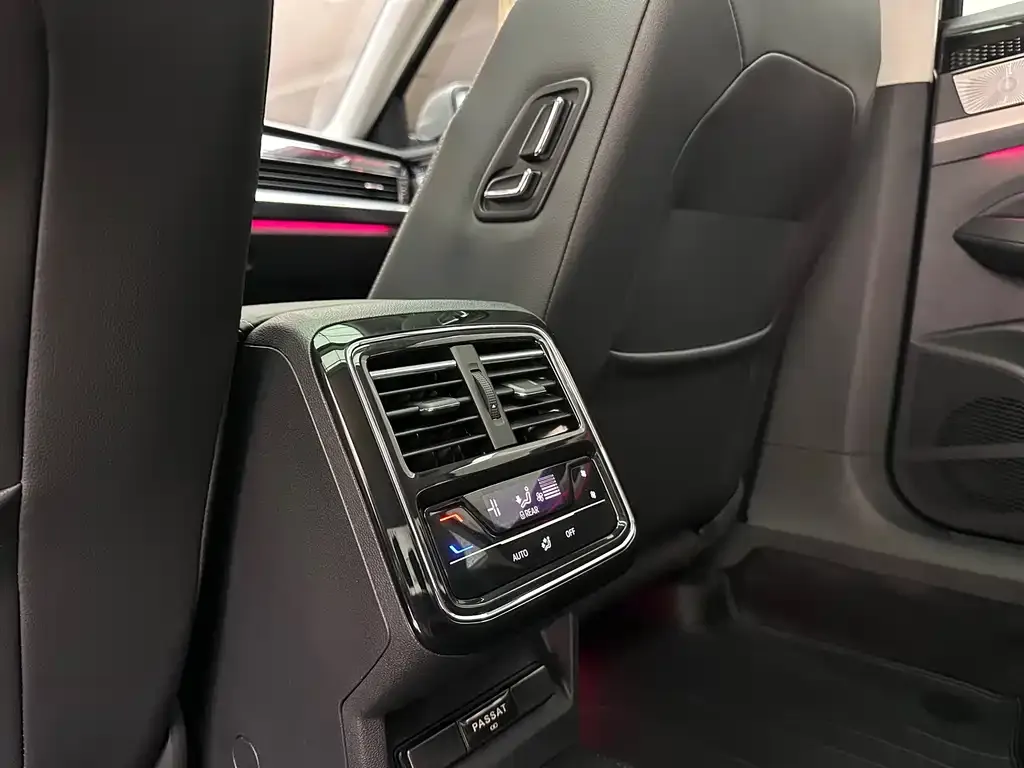Volkswagen Passat — фото 6