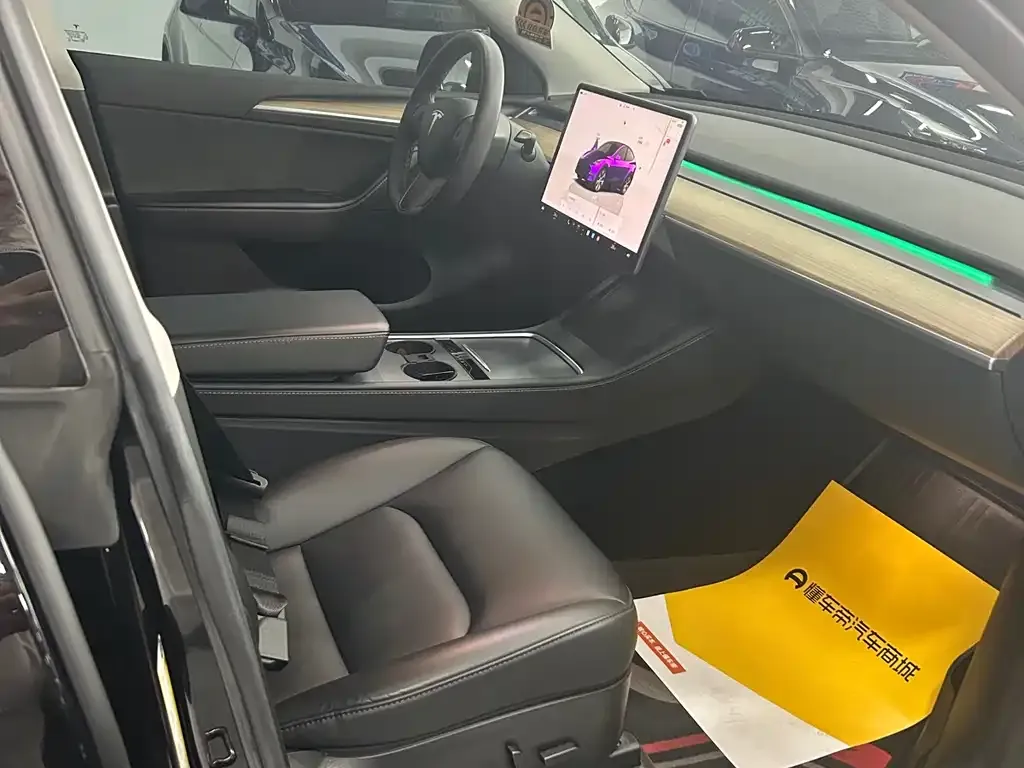 Tesla Model Y — фото 7