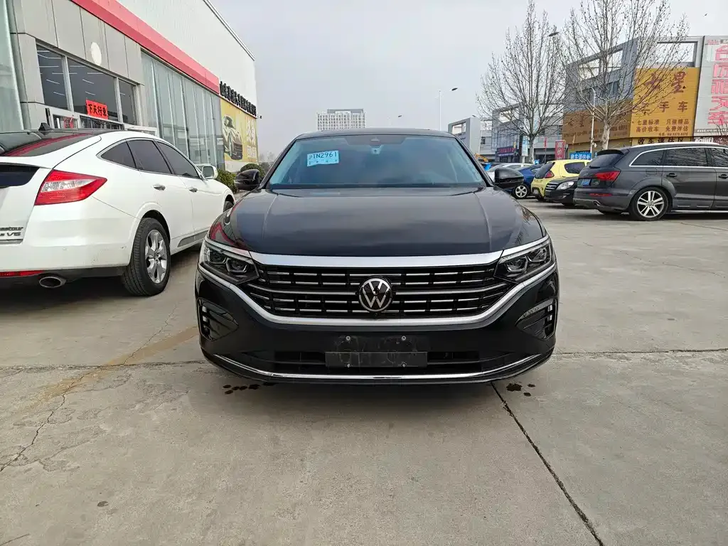 Volkswagen Passat — фото 1