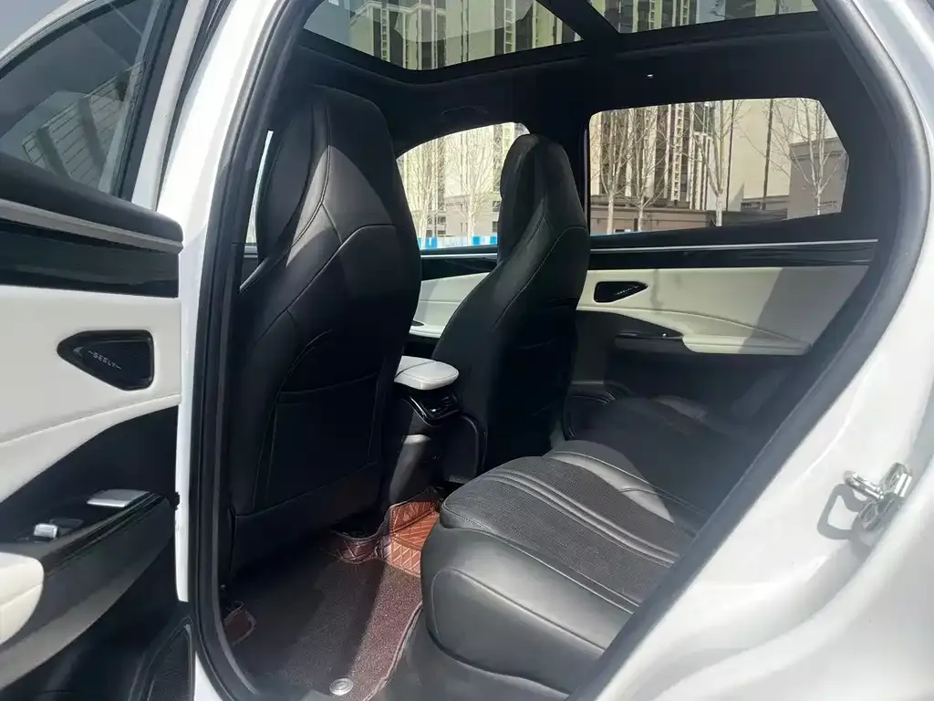 Geely Galaxy L7 — фото 3