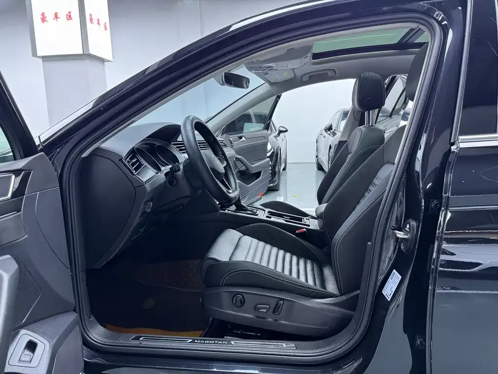 Volkswagen Magotan 2022 из CN, фото 8