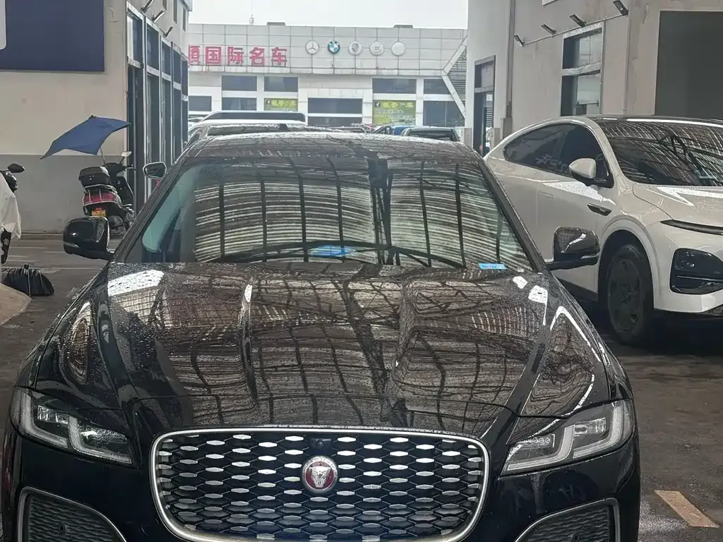 Jaguar XFL — фото 1