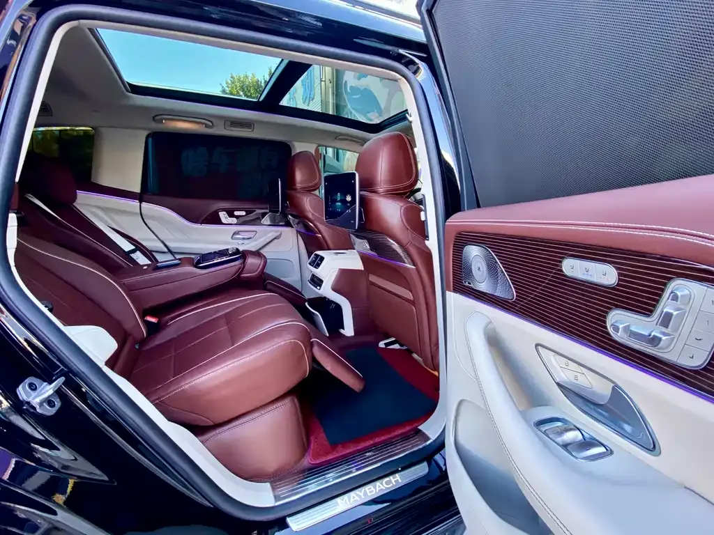 Mercedes-Benz GLS — фото 6