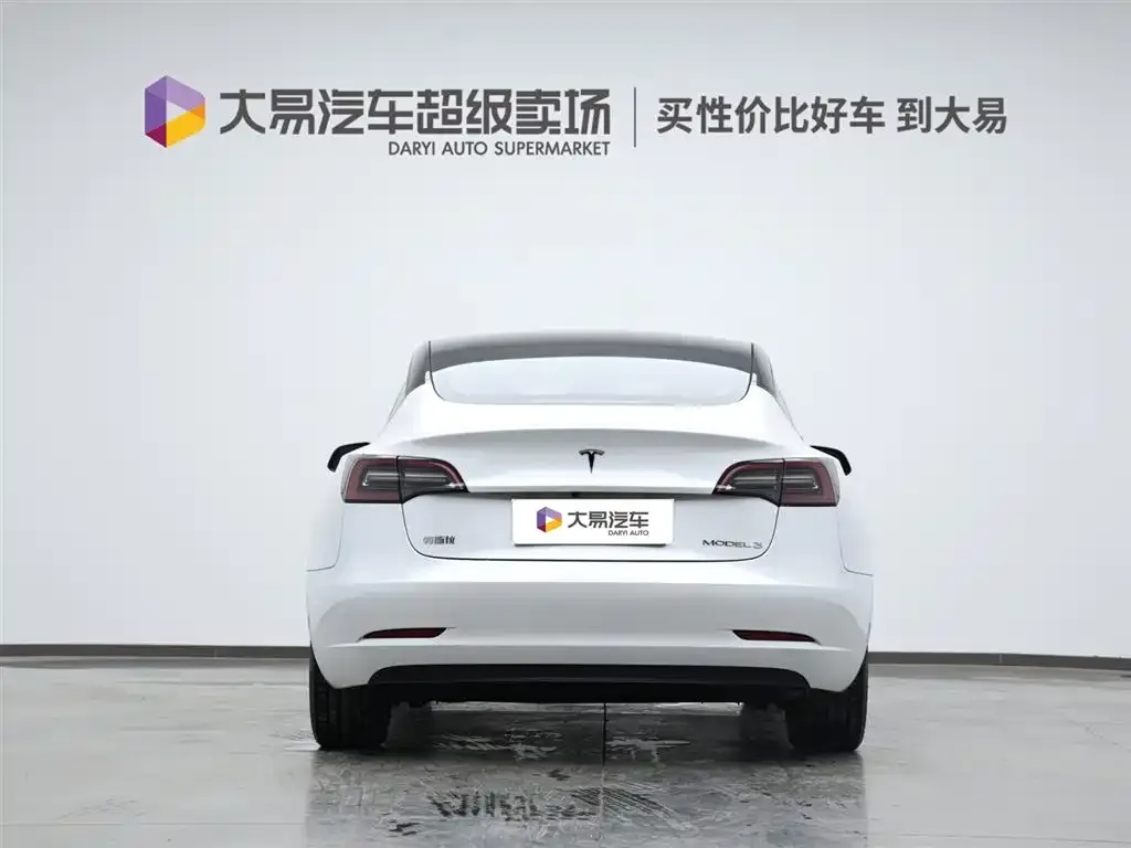 Tesla Model 3 — фото 10