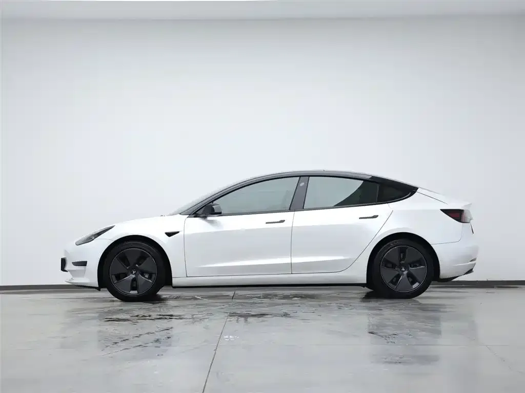 Tesla Model 3 — фото 8