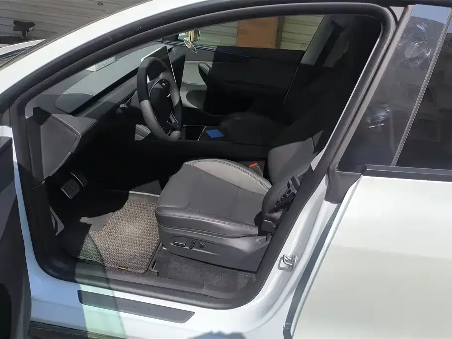 Tesla Model Y 2026 из CN, фото 2