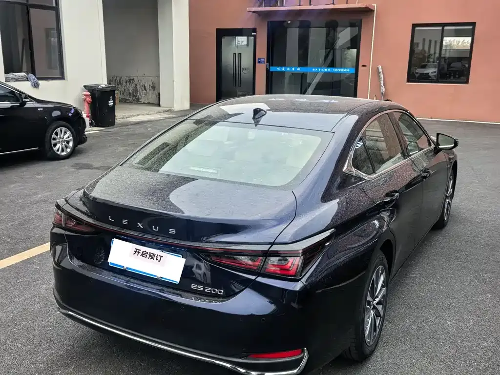 Lexus ES — фото 10