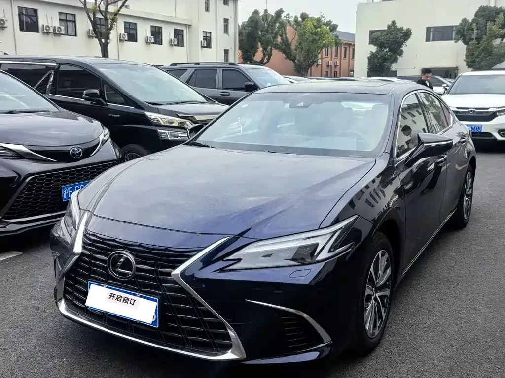Lexus ES — фото 3