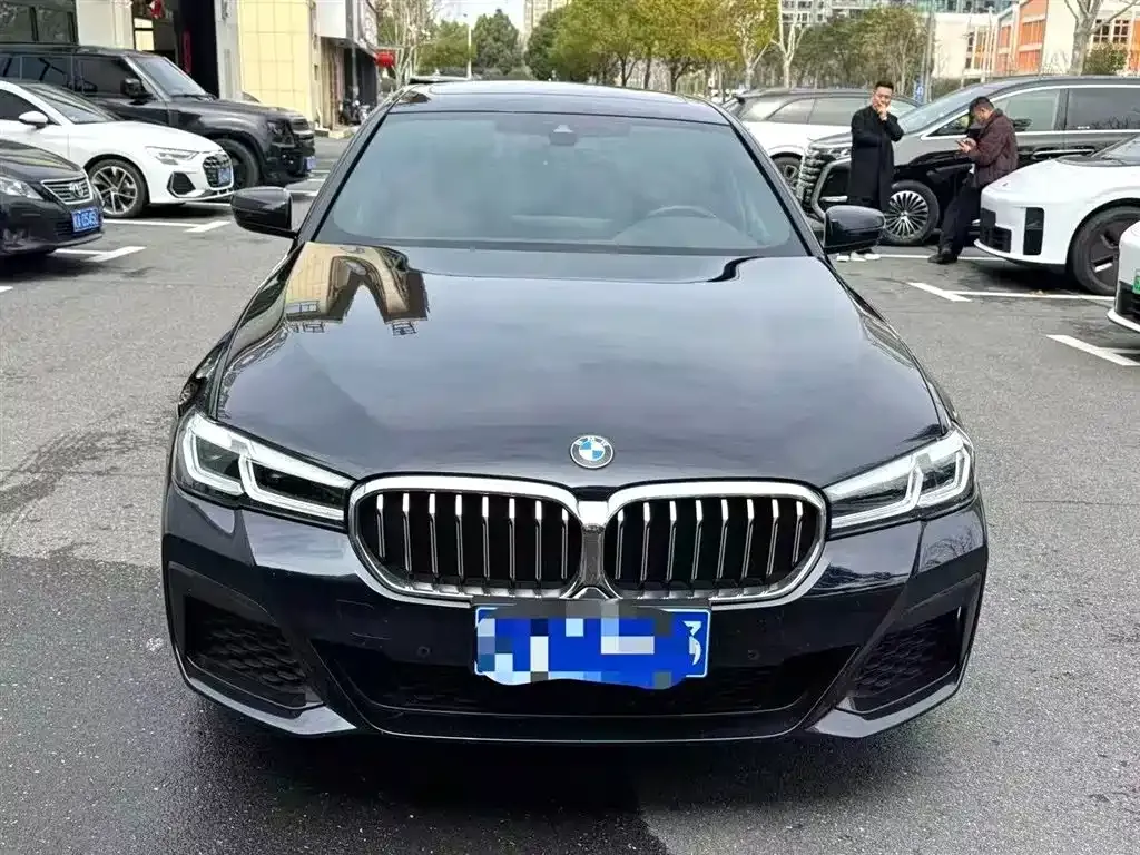 BMW 5 Series — фото 1