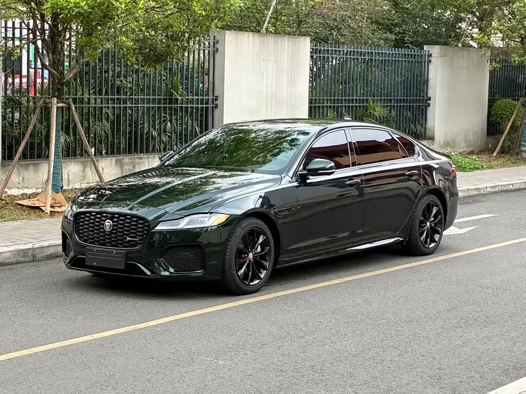 Jaguar XFL — фото 1