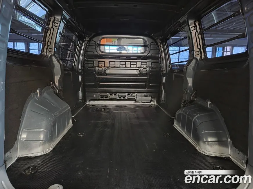 Hyundai Staria 2023 из KR, фото 3