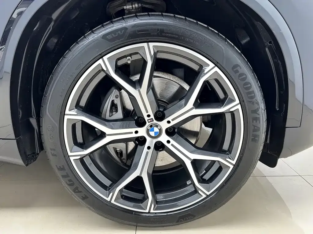 BMW X5 — фото 9