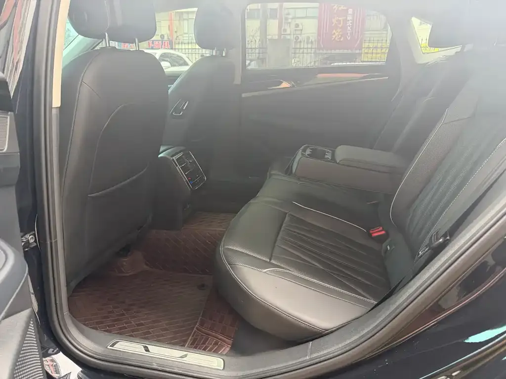 Volkswagen Passat 2023 из CN, фото 6