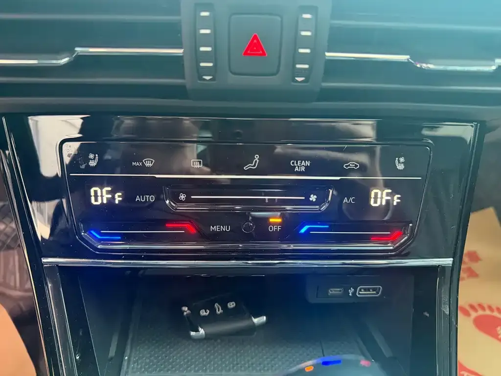 Volkswagen Passat 2023 из CN, фото 8