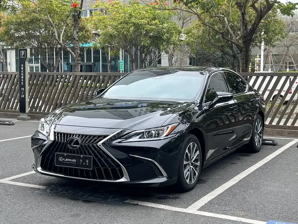 Lexus ES — фото 9