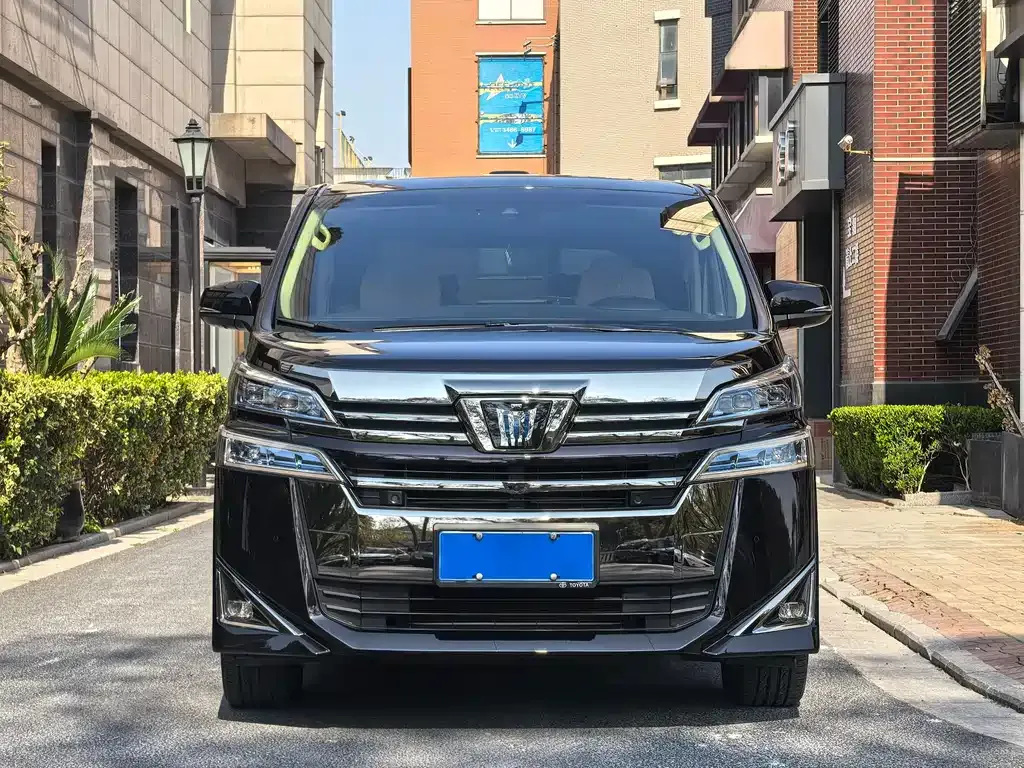 Toyota Vellfire — фото 7