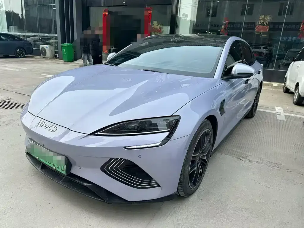 BYD Seal — фото 1