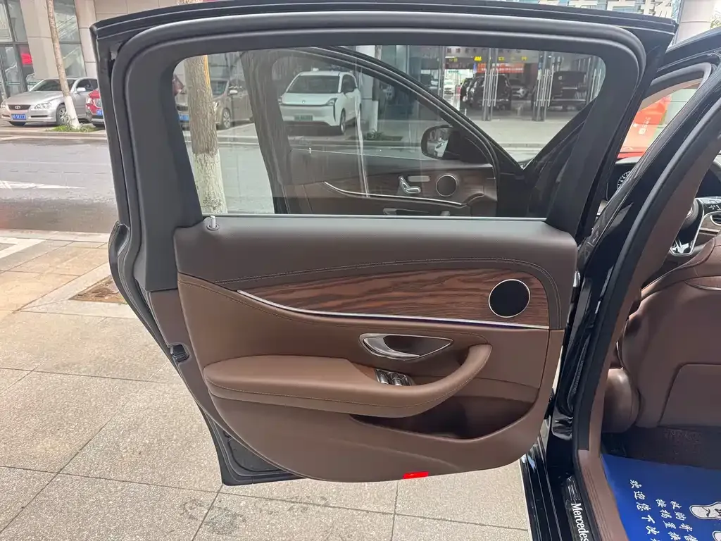 Mercedes-Benz E-Class 2024 из CN, фото 6