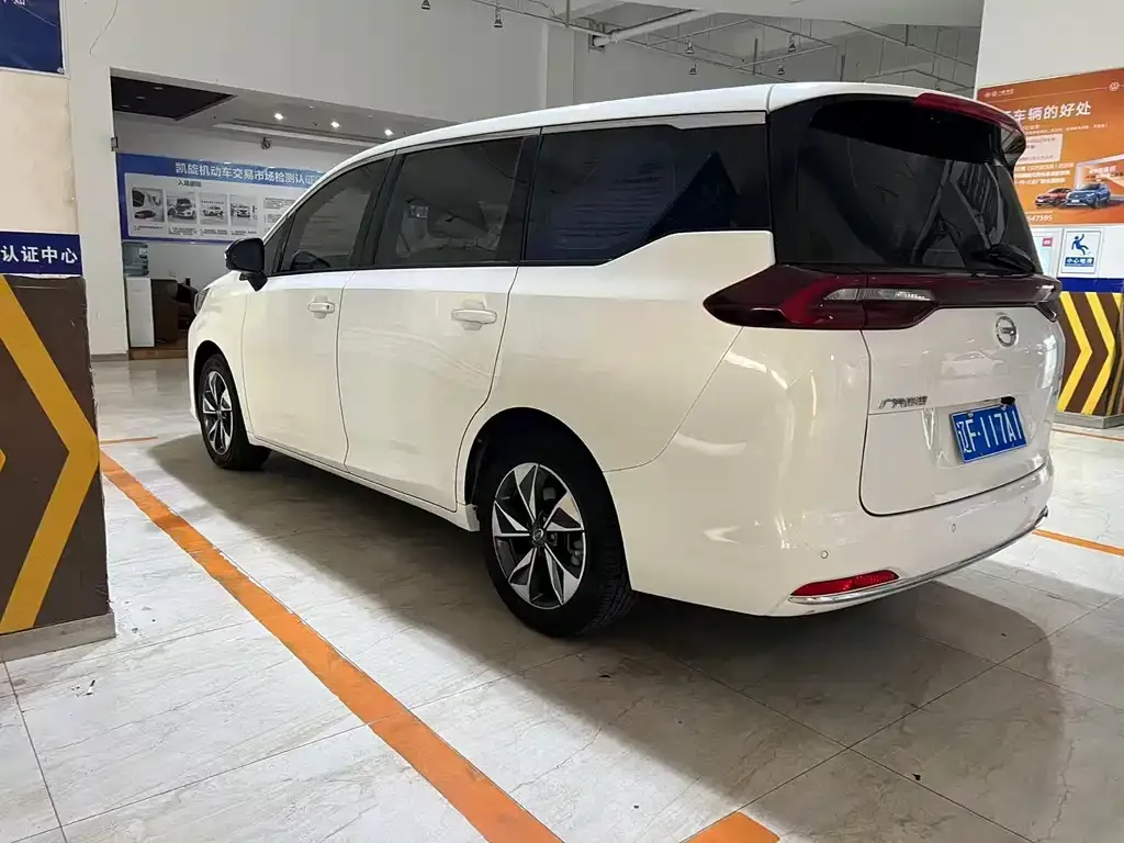 GAC Motor Trumpchi M6 — фото 10