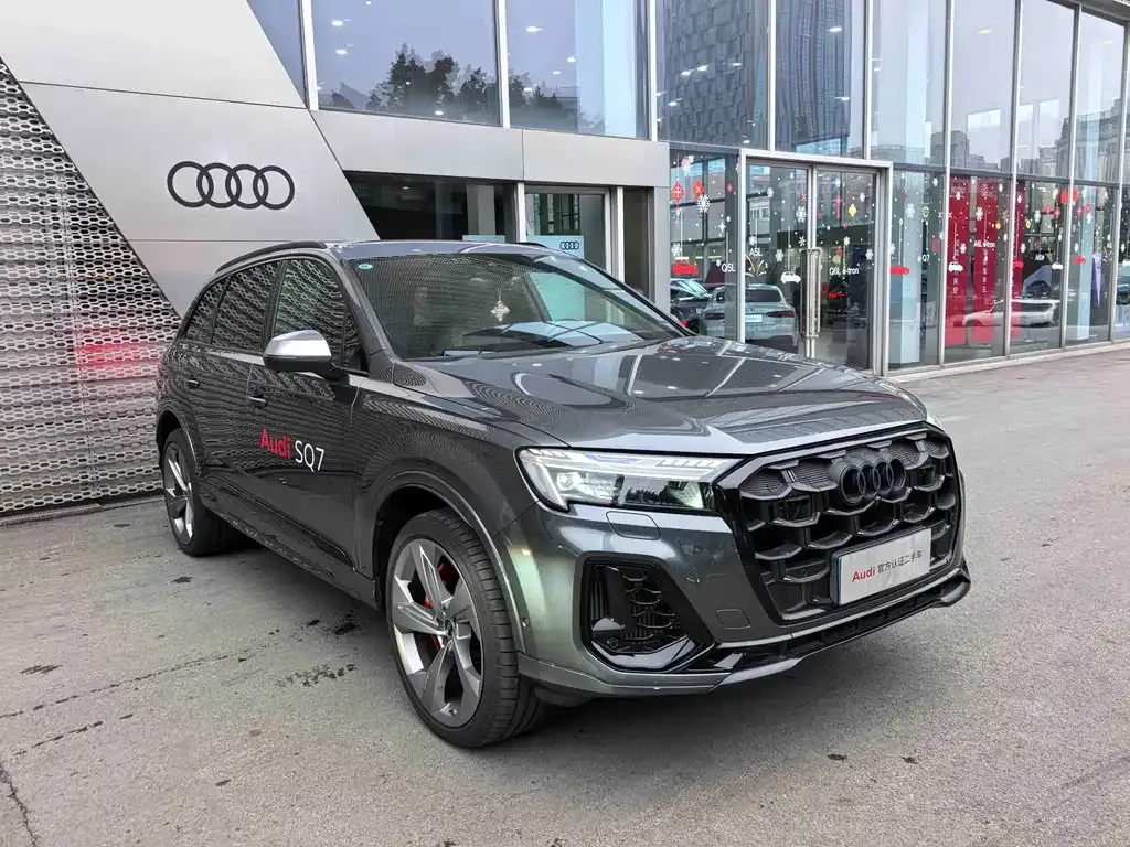 Audi SQ7 2024 из CN, фото 10