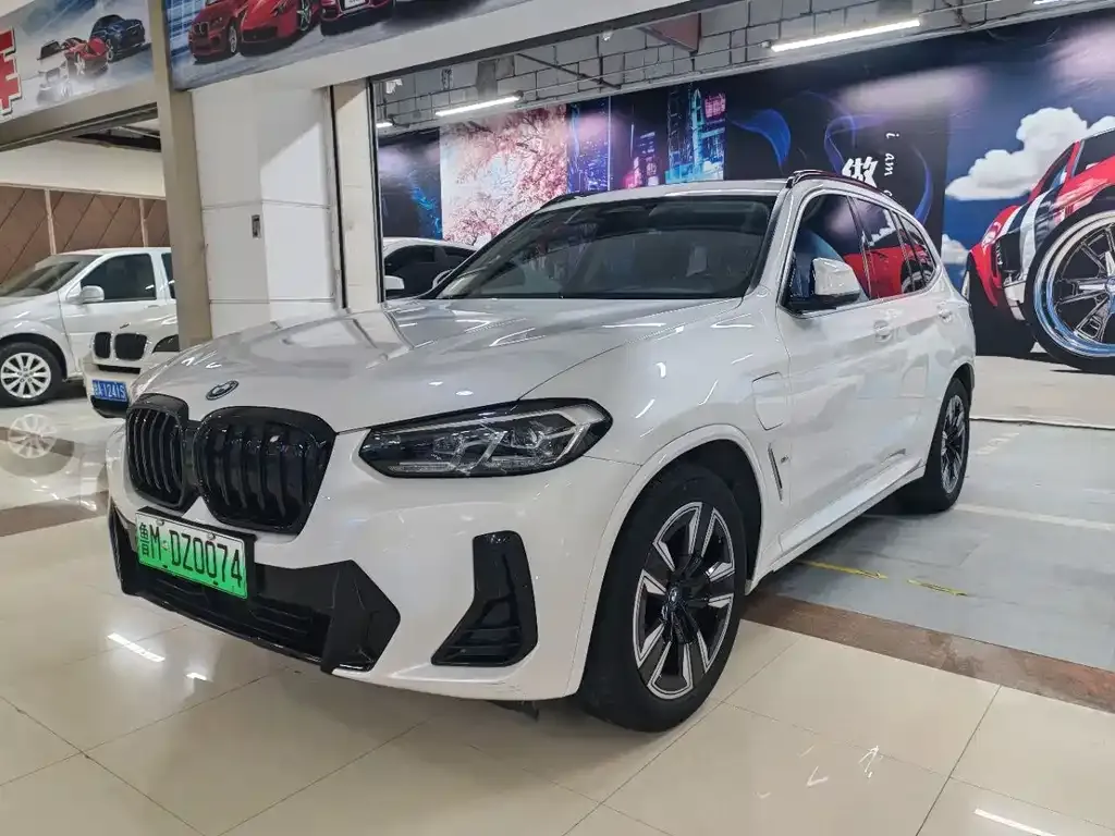 BMW iX3 — фото 1
