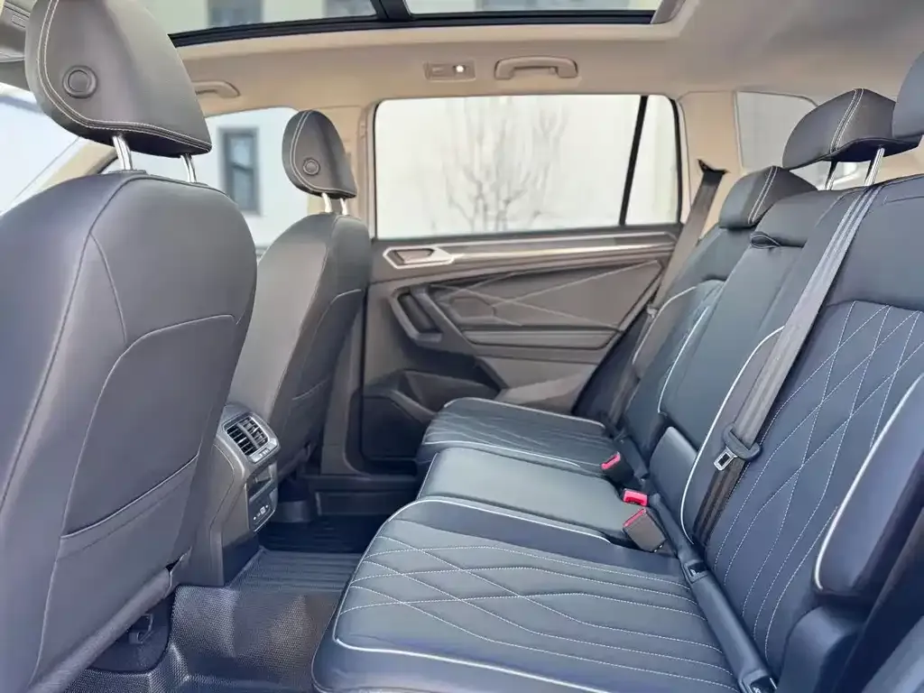 Volkswagen Tiguan L 2024 из CN, фото 8
