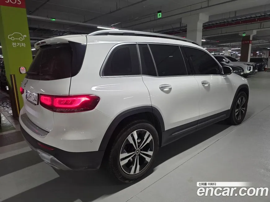 Mercedes-Benz GLB-Class — фото 10