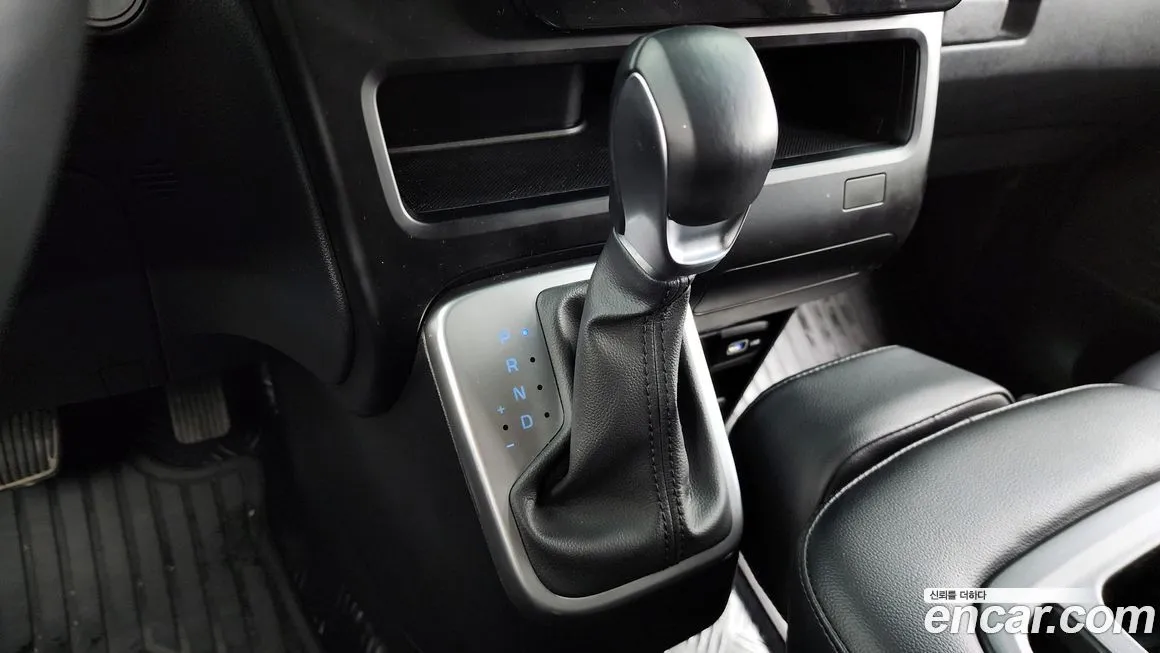 Hyundai Staria — фото 2