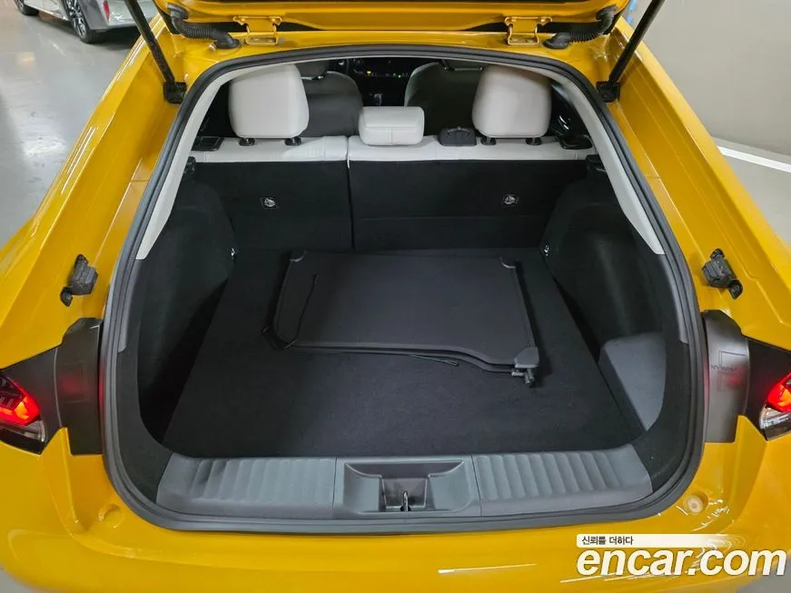 Toyota Prius 2024 из KR, фото 9